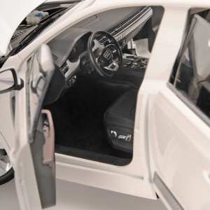 1/18 Audi Q7 - 2014 - белый