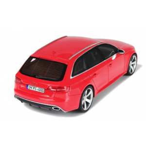 1/18 Audi RS4 Avant красный