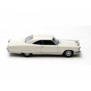 1/43 Pontiac Bonneville HT Coupe 1965 White