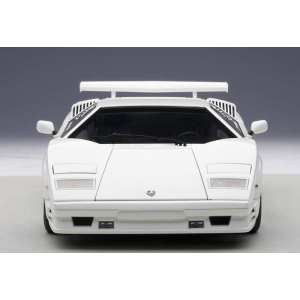 1/18 Lamborghini Countach 1988 юбилейный 25 лет Ламборгини белый