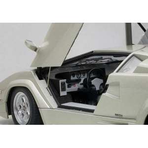 1/18 Lamborghini Countach 1990 последний произведенный экземпляр, серый металлик