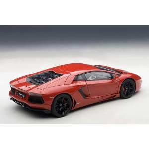 1/18 Lamborghini Aventador LP700-4 2011 (rosso andromeda/red black wheels) красный