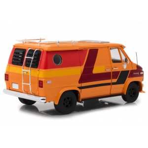 1/18 Chevrolet G-Series Van (фургон) 1976 оранжевый с графикой