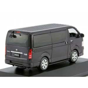 1/43 TOYOTA HIACE (Facelift) 2013