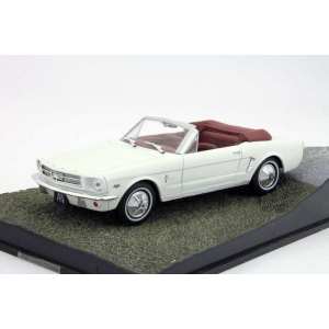 1/43 FORD Mustang Convertible Goldfinger 1964 белый