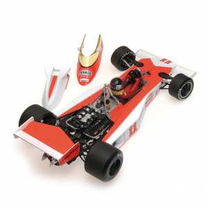 1/18 McLaren Ford M23 - James Hunt - чемпион 1976