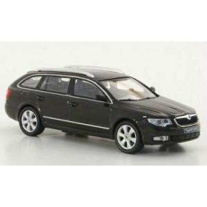 1/43 Škoda Superb II Combi (универсал) 2010 Magnetic Brown Metallic