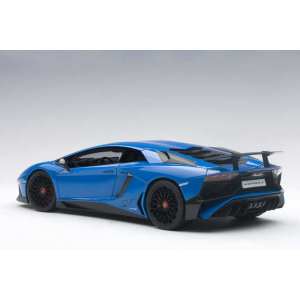 1/18 Lamborghini Aventador LP750-4 SV 2015 синий
