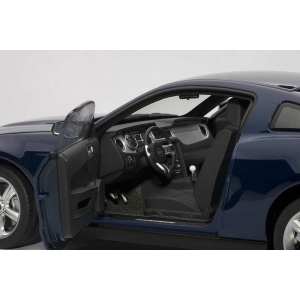 1/18 Ford MUSTANG GT 2010 (KONA BLUE METALLIC)