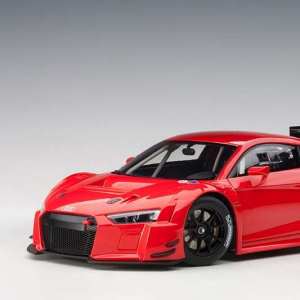 1/18 Audi R8 LMS plain body version красный