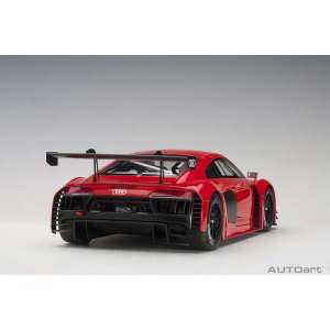 1/18 Audi R8 LMS plain body version красный