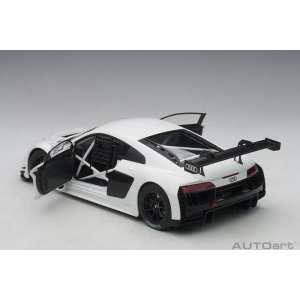 1/18 Audi R8 LMS plain body version белый