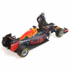 1/43 Red Bull Racing Tag Heuer RB12 - Daniel Ricciardo - Austrian GP 2016 - с фигуркой