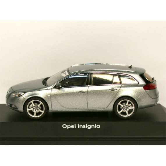 1/43 Opel Insignia Sport Tourer 2009 серебристый универсал