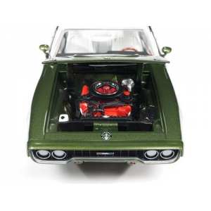 1/18 Plymouth Satellite Sebring Plus 1971 зеленый с белым