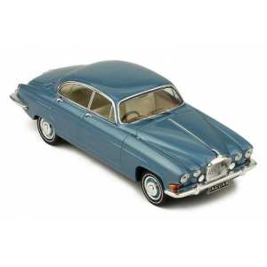 1/43 Jaguar MK X 1961 голубой металлик