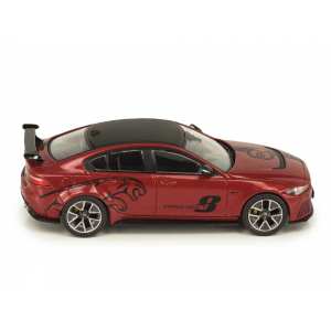 1/43 Jaguar XE SV Project 8 2017 красный