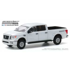 1/64 Nissan Titan XD Pro-4X пикап 2019 белый перламутр 