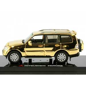1/43 Mitsubishi Pajero IV 2007 gold