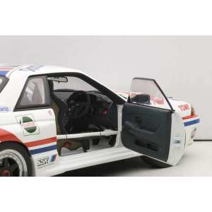 1/18 Nissan Skyline GT-R R32 1990 Group A REEBOK HASEMI 1