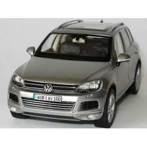 1/43 Volkswagen Touareg II 2010 tungsten-silvermet