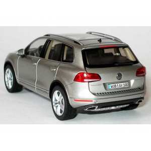 1/43 Volkswagen Touareg II 2010 tungsten-silvermet