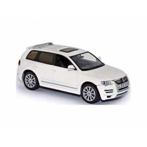 1/43 Volkswagen Touareg R50 White 2008