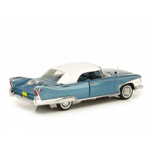1/18 Plymouth Fury Closed Convertible 1960 голубой металлик с белой крышей