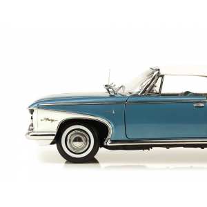1/18 Plymouth Fury Closed Convertible 1960 голубой металлик с белой крышей