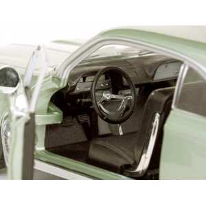 1/18 Chevrolet Corvair Coupe 1963 зеленый