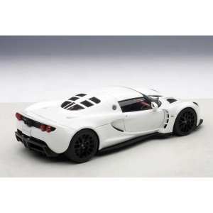1/18 Lotus Hennessey Venom GT Spyder 2010 белый
