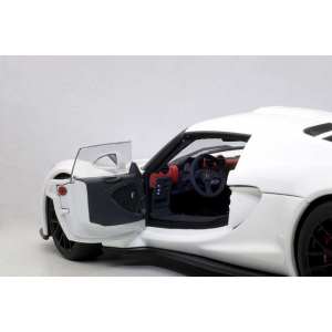 1/18 Lotus Hennessey Venom GT Spyder 2010 белый