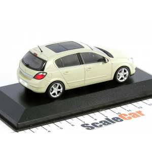 1/43 Opel Astra H papyrus