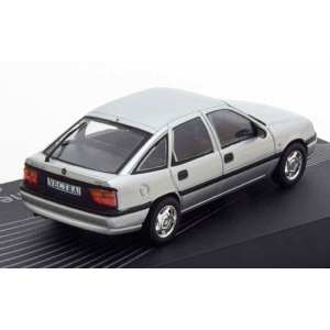 1/43 Opel Vectra A Wayne Cherry 1988 серебристый