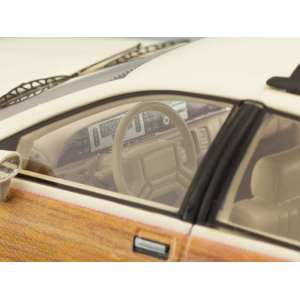 1/43 Chevrolet Caprice Wagon 1991 beige/woody бежевый/имитация дерева
