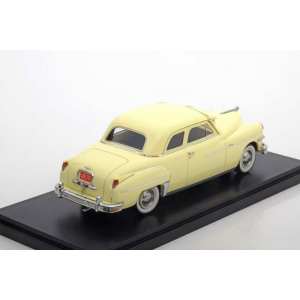 1/43 Desoto Customs Club Coupe 1949 светло желтый