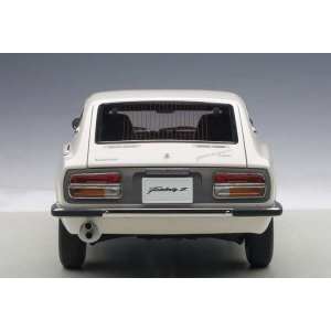 1/18 Nissan Fairlady Z432 1969 белый