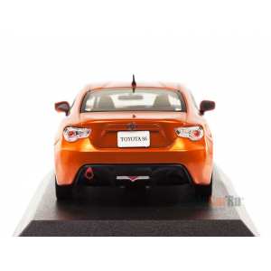 1/43 Toyota GT86 Racing оранжевый
