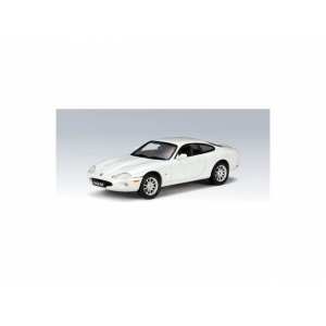 1/43 Jaguar XKR Coupe белый