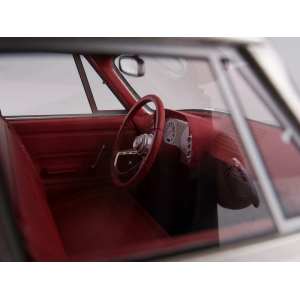 1/18 Plymouth Valiant 4-Door Sedan 1960 серебристый