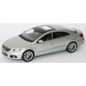 1/43 Volkswagen Passat CC серебристый