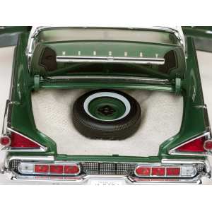 1/18 Mercury Parklane Hard Top 1959 белый с зеленым