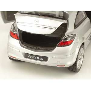 1/18 Opel Astra GTC 2005 (Astra H) серебристый