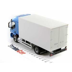 1/43 IVECO EUROCARGO 2015 Blue and white