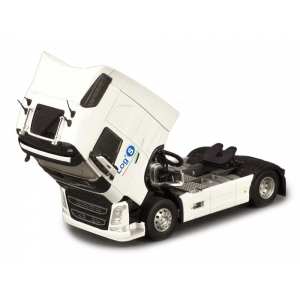 1/43 Volvo FH4 c полуприцепом Logs 2019 White