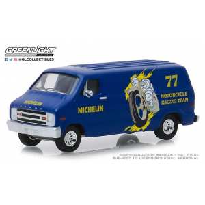 1/64 Dodge B-100 Van фургон Michelin Tires 1977 