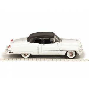 1/24 Cadillac Eldorado Convertible 1953 с тентом, белый