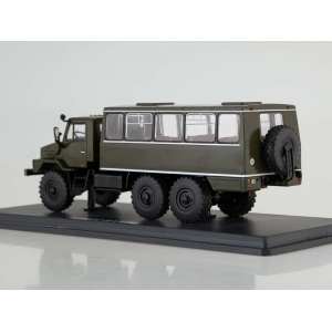 1/43 Вахтовый автобус НЗАС-4211 (4322) хаки