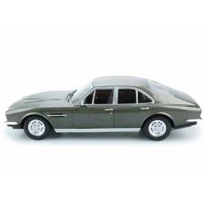 1/18 Aston Martin Lagonda Saloon 1974 оливково-зеленый