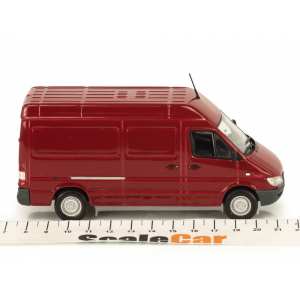 1/43 Mercedes-Benz Sprinter Classic фургон красный